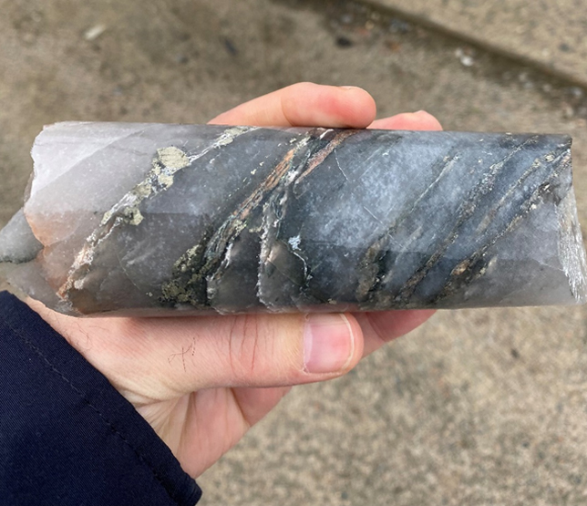 SophyCesar's tweet photo. ✅ One 2 Watch ✅ Hawkmoon Resources Intersects a Wide Prospective Gold Zone in All Drill Holes On Its Lava Gold Property - https://t.co/C1QRc1asXf https://t.co/rTZt7KIXvm