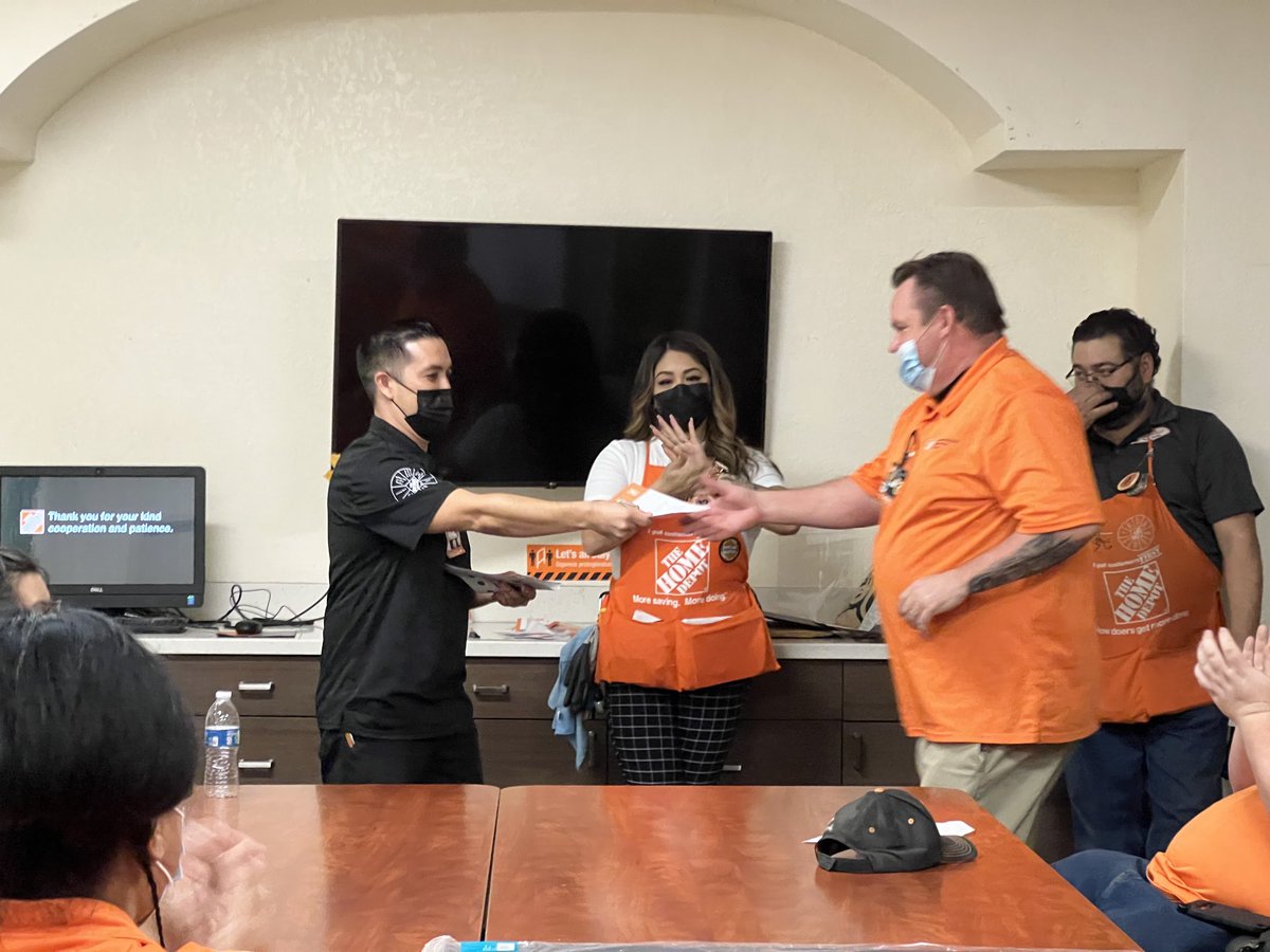 6952HD's tweet photo. ⁦@6952HD⁩ Stanton celebrating our MET partnership with Homer Awards and Starbucks gift cards! #teamwork #recognition ⁦@sm_jasminmarie⁩ ⁦@Beatriz68475813⁩ https://t.co/MJDUBGWCcV