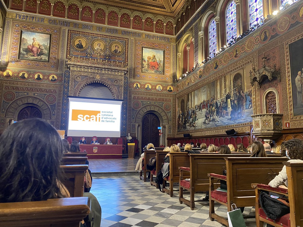 AnnaBozaAbogada's tweet photo. Assistim a les XVIII Jornades de Dret de Família de Barcelona a Paraninf edifici històric de la @UniBarcelona #JornadaSCAF #MalgratLaPandemia amb Magistrats IlmSr Abril Campoy, FXPereda Gámez, Cavier Abel M.Eugènia Alegret, i la bona organització d’ @SCAF_cat #Divorcis #Familia https://t.co/8M607mknyh