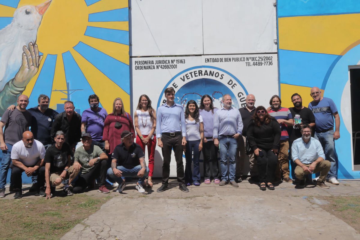 LetiGuerrero021's tweet photo. Almuerzo con las autoridades del Centro de Veteranos de Guerra de #Morón, con @EliGAlcorta ,
@LucasGhi , Martín @Sabbatella, la candidata a diputada Nacional @MoniMacha y el candidato a senador bonaerense Diego Spina.

#Si a la memoria y la soberanía https://t.co/I1Qc7OaSf6