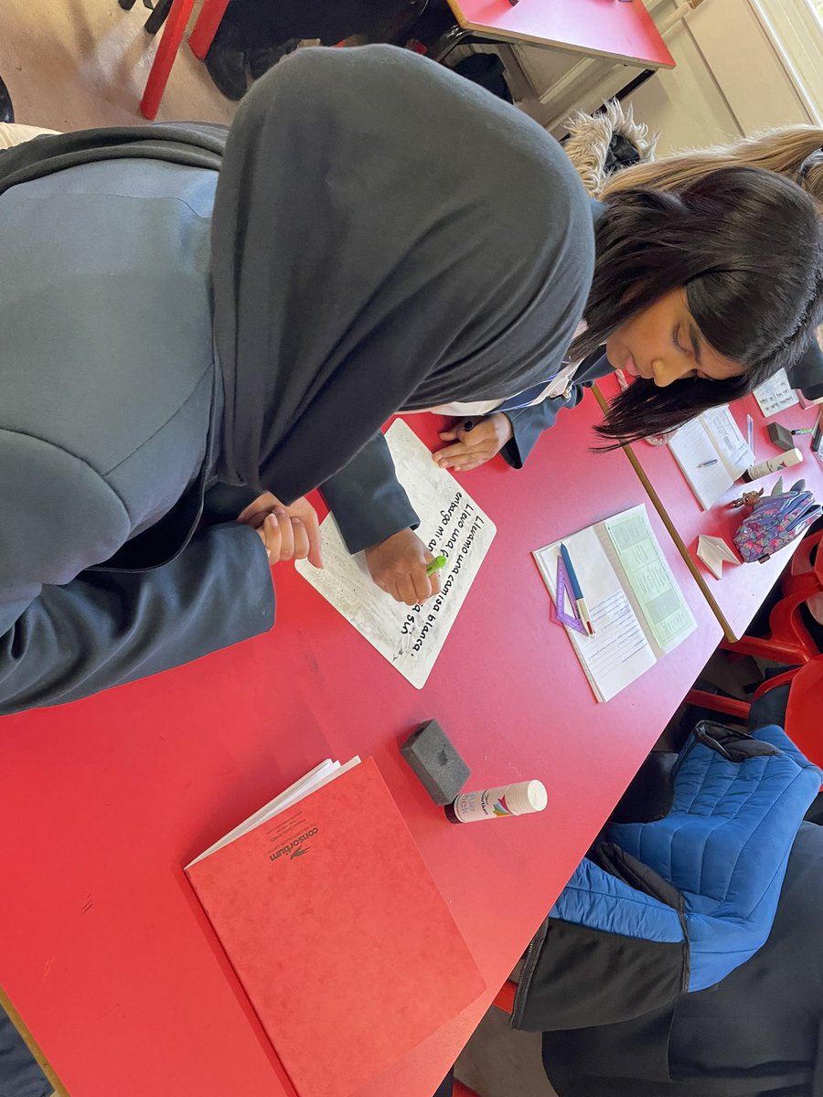 Year 9 wrote beautiful sentences in today’s enlarge it task! <a href="/SpringwestA/">Springwest Academy 💙</a> <a href="/ACOCorps/">ACO Corps</a> <a href="/MFLSpringwestA/">@MFLSpringwest</a>