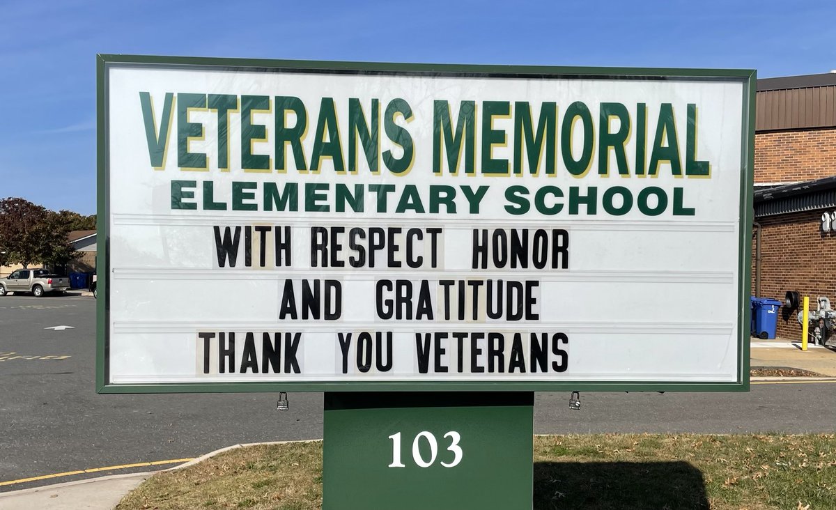 VMESMustangs's tweet image. With respect, honor, and gratitude, VMES thanks our Veterans. 🇺🇸🐎💚☺️