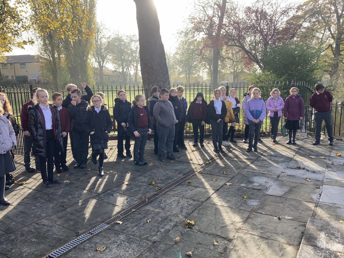 Y6 studied the war memorial in Thorne Park. Many of the children found names they recognised.