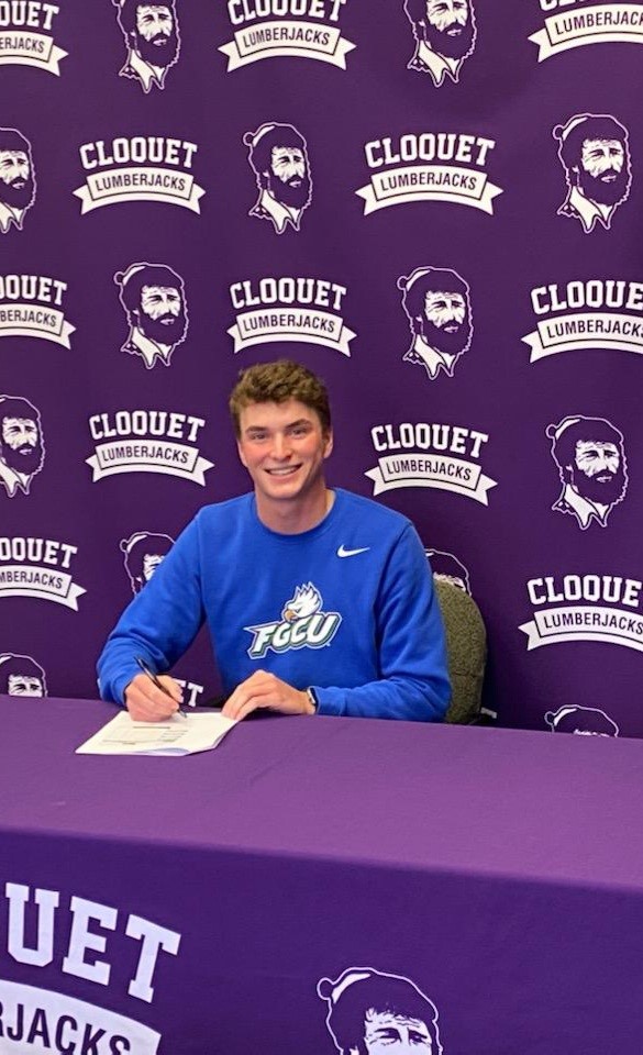 CHS_Lumberjacks's tweet photo. Congratulations to Sam Baker on signing his NLI to play golf at Florida Gulf Coast University! https://t.co/Vk4UKZTuU6