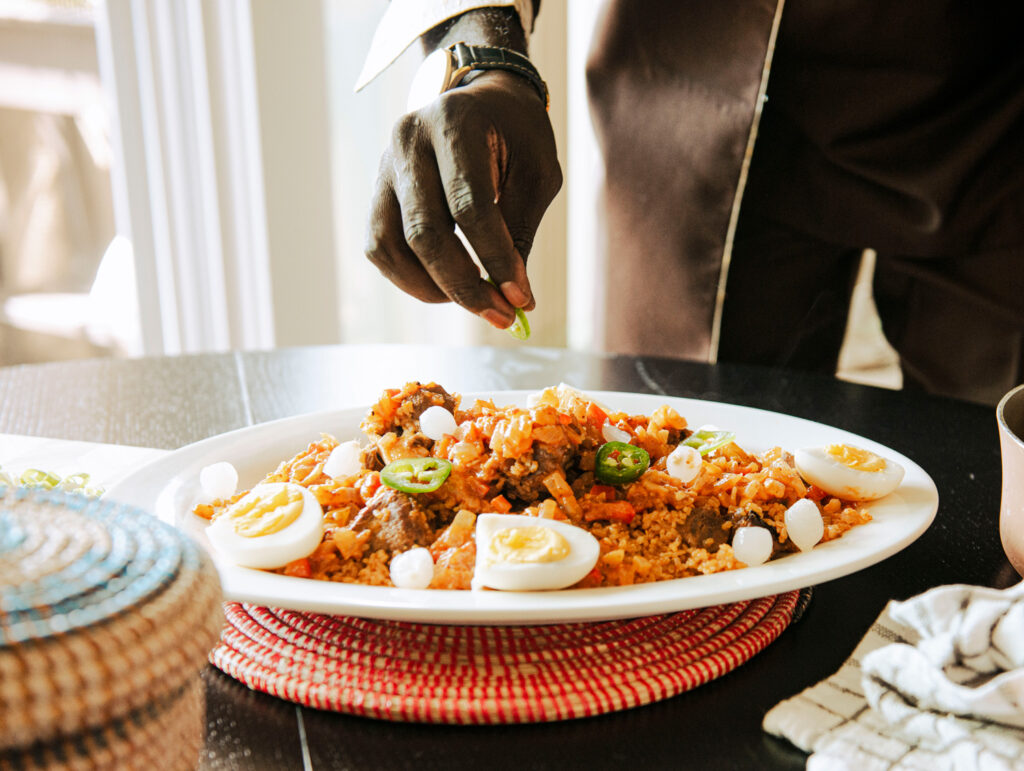 New article in @edibleeastbay about @chefoumardiouf and his jollof rice - Recipe included!
🌾🌾🌾
edibleeastbay.com/2021/11/09/thr…
#jollof #jollofrice #senegalesejollofrice #senegal #chefoumardiouf