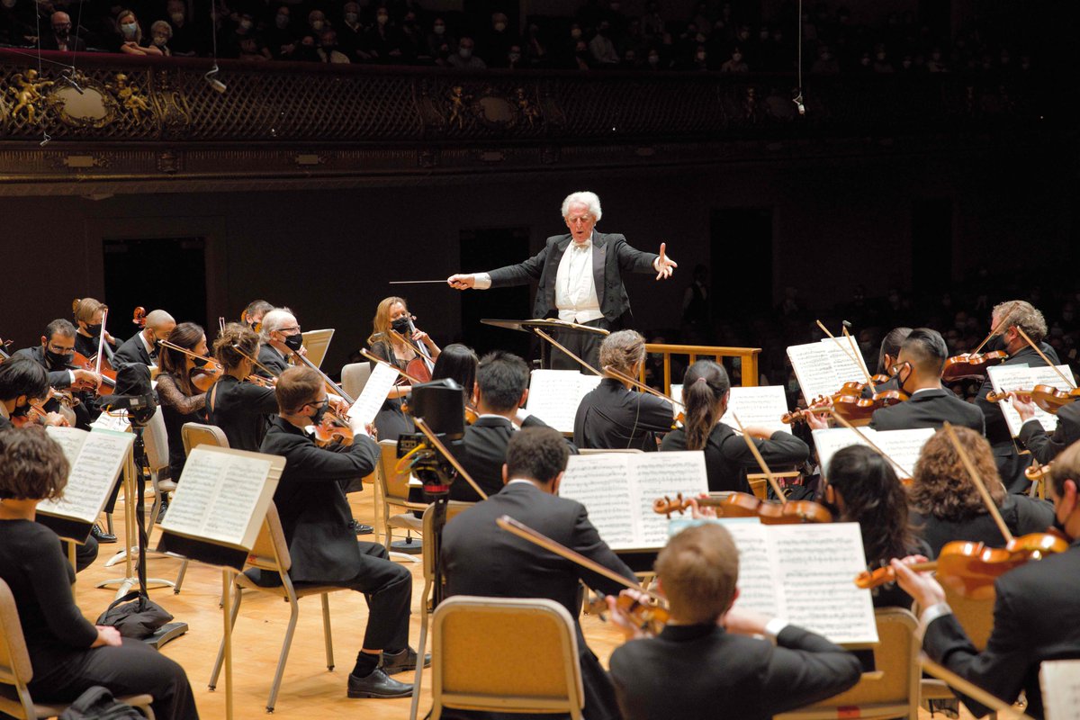 bosphil's tweet photo. Photo's from last night's concert of the Boston Philharmonic Orchestra conducted by Maestro Benjamin Zander with Stefan Jackiw performing Prokofiev's Violin Concerto No. 2. Photos by Hilary Scott #stefanjakiw, #bostonphilharmonic, #benjaminzander, #bostonphil, #prokofiev, https://t.co/um3pAEwZxr