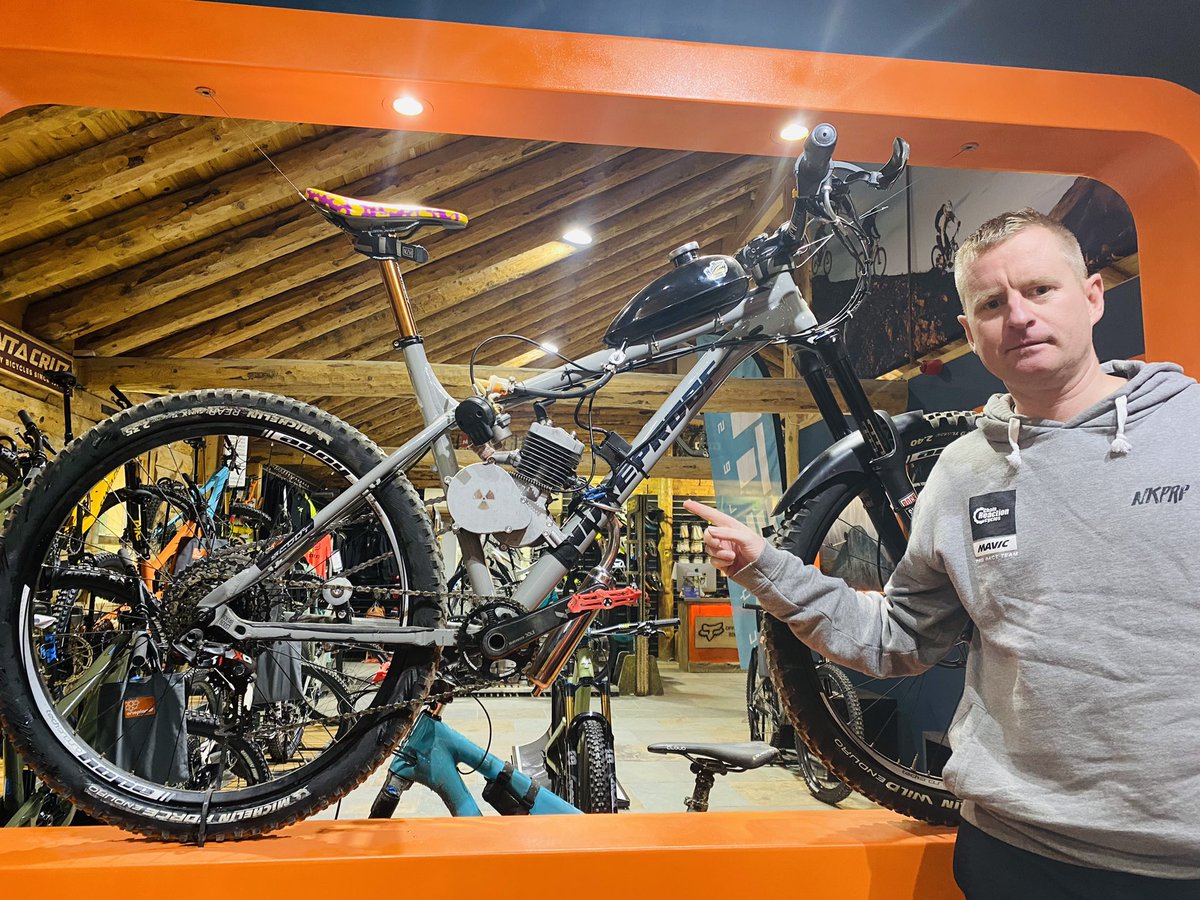wardy_dj's tweet photo. Who needs a Megawatt when you can have a petrol Scout?!? @Nuke_Proof https://t.co/d9K3tnAz9O