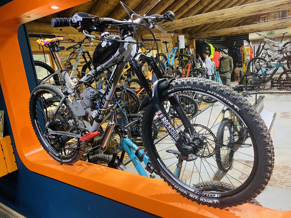 wardy_dj's tweet photo. Who needs a Megawatt when you can have a petrol Scout?!? @Nuke_Proof https://t.co/d9K3tnAz9O