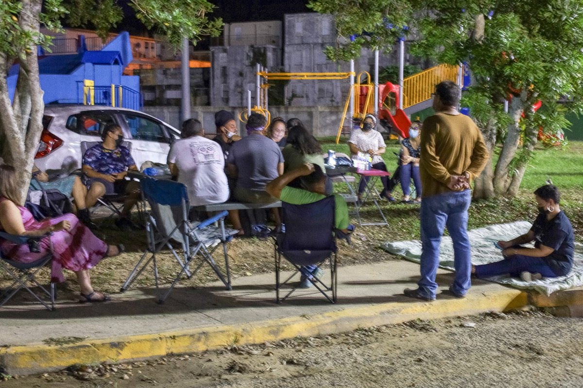 JSALPPR's tweet photo. Ayer UPRU, recinto mas impactado con los recortes. La lucha en los portones es una de aprendizaje, tanto para estudiantes como para quienes visitan. Continuemos organizando y construyendo una mejor versión del país.
#NiJunta
#NiColonia
#SeAcabaronLasPromesas
Galeria en Facebook https://t.co/S7mfulo6lw