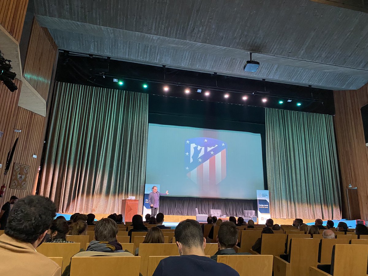 nfvega's tweet photo. El mejor consejo de la tarde: si tienes hijos hazlos del @Atleti 
#Resistencia 
@magomore @bancocaminos 
#CaminosMeetingPoint https://t.co/pUNR0lWvI5