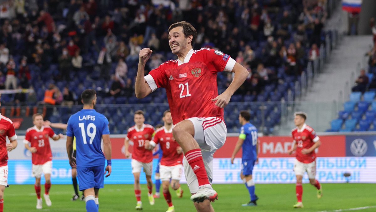 SystemFoot's tweet photo. [#WCQ2022🇪🇺] La #Russie 🇷🇺 écrase #Chypre 🇨🇾 6-0 !

⚽️⚽️ #Erokhin 4’ 87’
⚽️ #Smolov 55’
⚽️ #Mostovoy 56’
⚽️ #Sutormin 62’
⚽️ #Zabolotnyi 81’

#RUSCYP https://t.co/mTvDmScxQD
