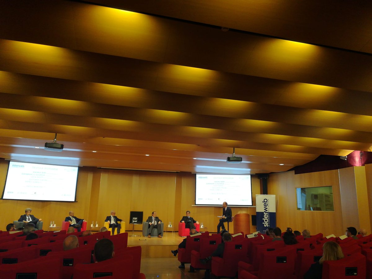 Siderweb's tweet photo. BdA2021: inizia la tavola rotonda. Sul palco Andrea Beri, #ITA, @gianmarcogiorda, @ANFIA_it, Luca Gotti, @GruppoBPER_PR, @ginpasinik, #Caleotto, @vargiu_pietro, @CofaceItalia, con la moderazione di @DiegoMinonzio, @laprovinciadico https://t.co/3ecdDSbHtX
