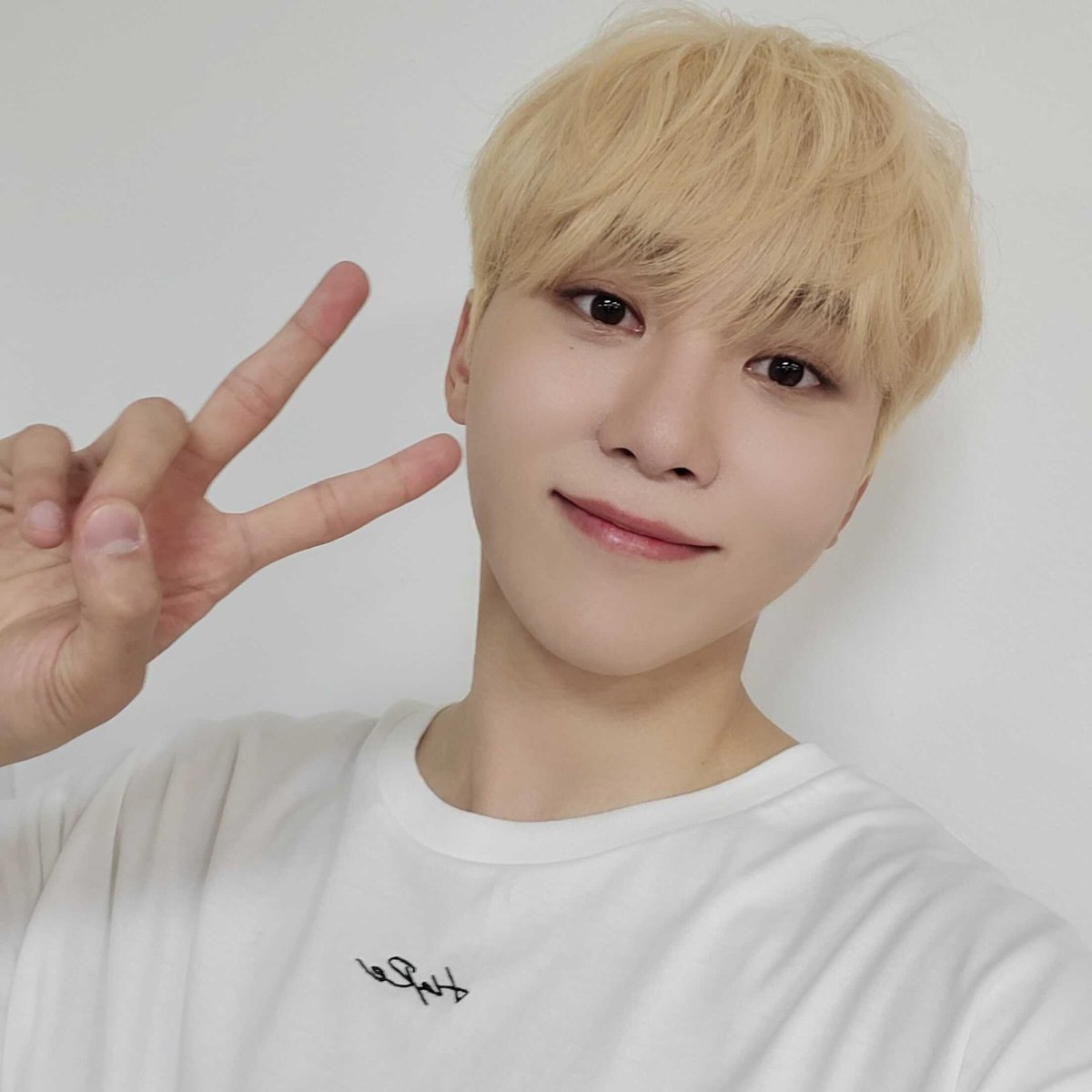 BOOARCHlVE's tweet photo. bangs and bangless kwanie #승관 https://t.co/3xIn6kDeId