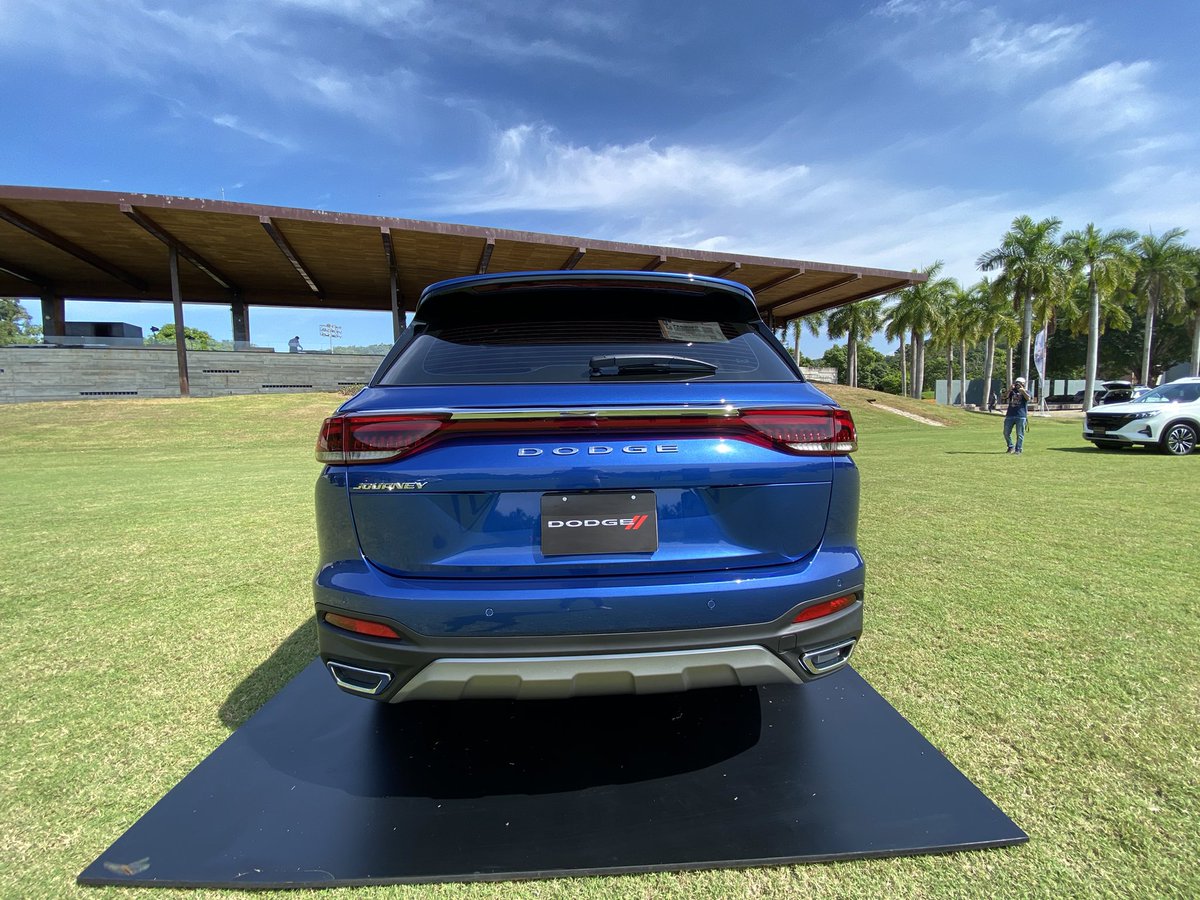 RoadtvRoad's tweet photo. Manejamos la nueva Dodge Journey 2022, llegará en tres versiones con un motor turbo de 1.5 litros, 169 caballos de fuerza y 195 libras-pie de torque y una transmisión automática de 6 velocidades. @DodgeMX @StellantisMX https://t.co/y3LlMxpJJe