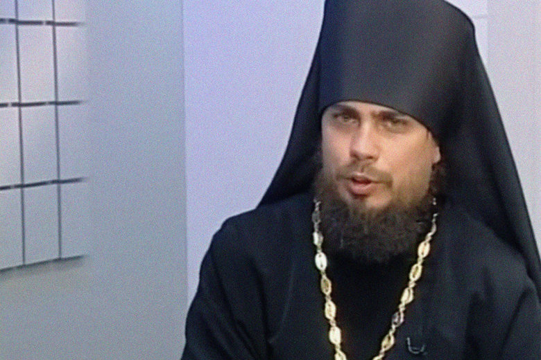 Иеромонах спиридон амурзет. Лишение священника. Лишение священника. Схиигумен сергий против кирилла. Лишение священника.