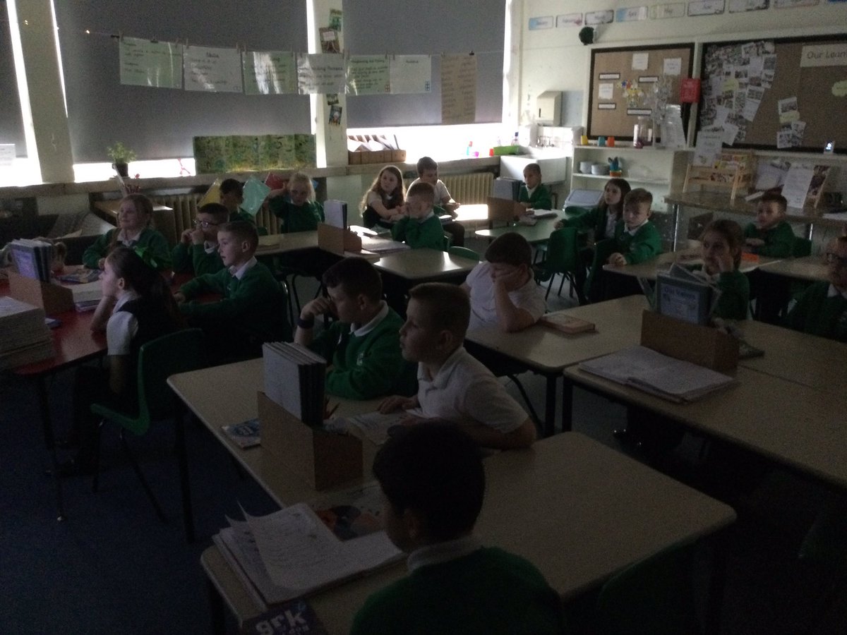 CaldiY4's tweet image. We’re enjoying an assembly about Remembrance Day delivered by  @tompalmerauthor. It’s very interesting to see how his books are created and where his ideas come from! 📚🧠 #discoveringwhatispossible @AETAcademies @vianclark @Claire_Heald @LeadLitTweet @CNicholson_Edu @MbroCouncil