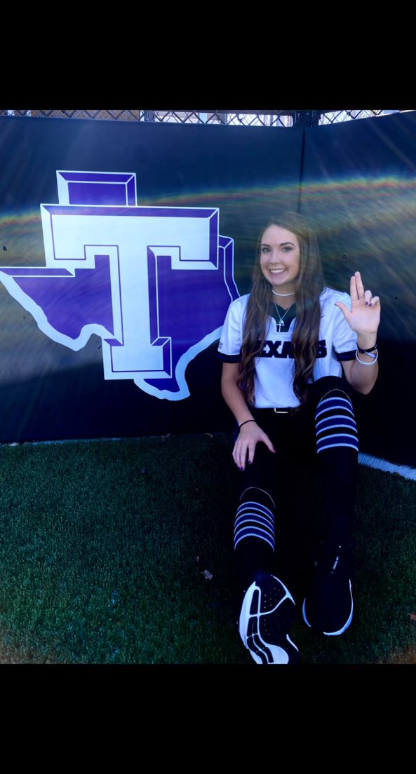 FranklinLionsSB's tweet photo. Congratulations to @OrtnerKaylin for signing her letter of intent to play softball at Tarleton State University. We couldn’t be more proud of you KLo. It has been amazing to watch you grow over the past 4 years and become the girl &amp; player you are today! @TarletonSB @FranklinISD https://t.co/kh1KHcf6Rv