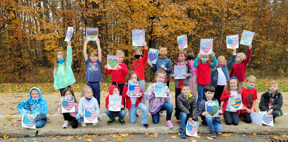 LynnRaphael's tweet photo. Happy Veterans Day! We had an amazing parade @KenstonTES organized by Linda Nutter @lindanutter18 honoring Veterans in our area. Thank you for your service! https://t.co/SRXpR6KJbU