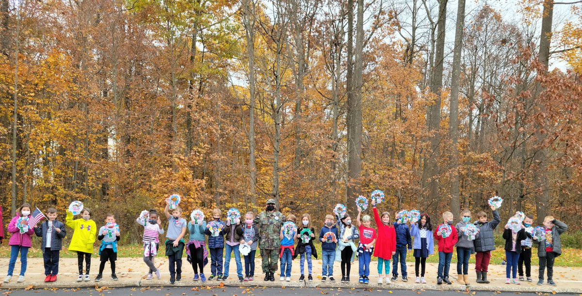 LynnRaphael's tweet photo. Happy Veterans Day! We had an amazing parade @KenstonTES organized by Linda Nutter @lindanutter18 honoring Veterans in our area. Thank you for your service! https://t.co/SRXpR6KJbU