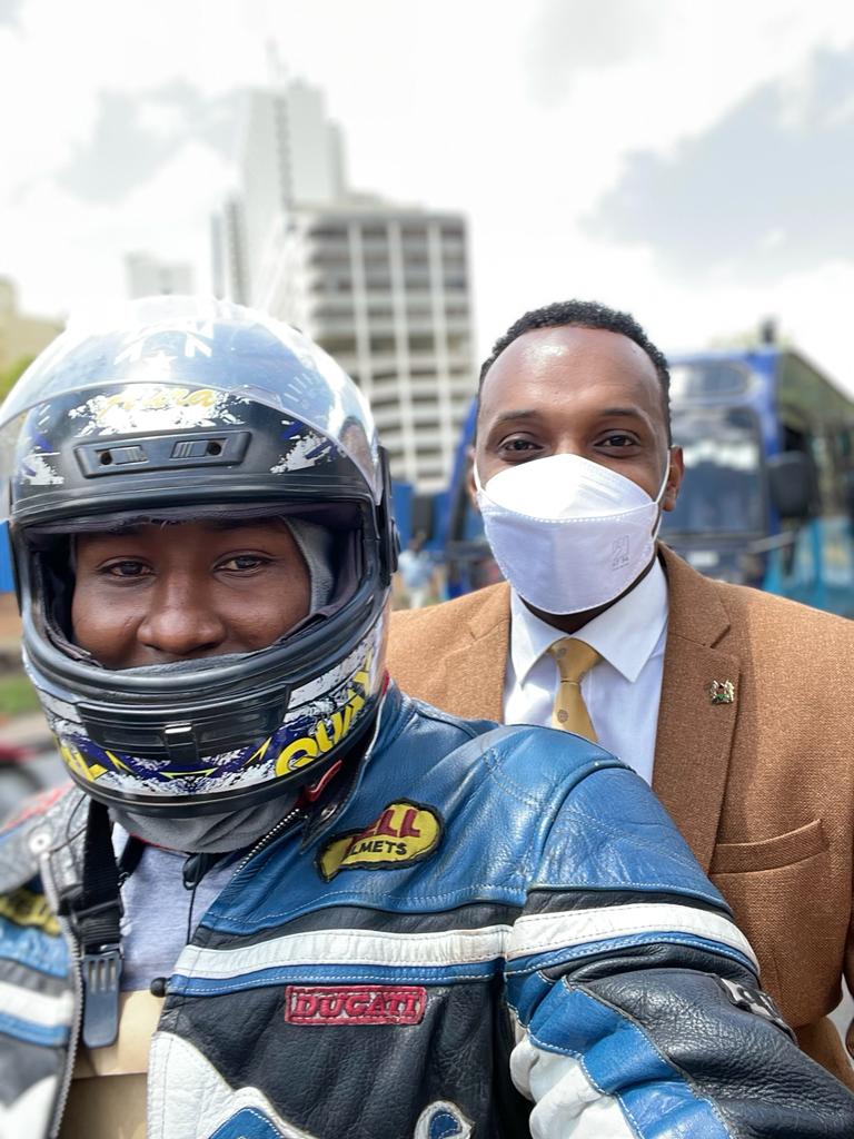 AlinurMohamed_'s tweet photo. Going home using boda boda to beat frustrating Nairobi traffic jam and also create employment for my nduthi guy so that he gets something to feed his family. The struggle is real. https://t.co/RRNnXdIm5N