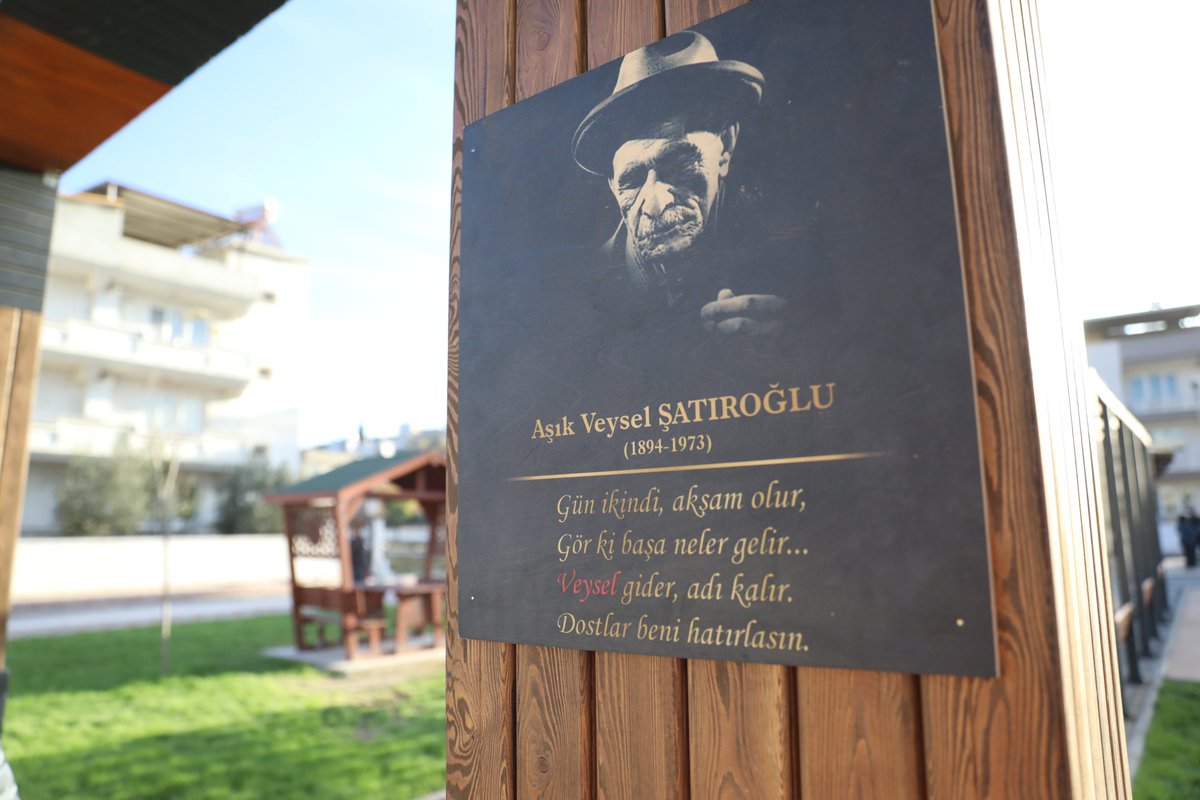 Hacıishak Mahallemize kazandırdığımız 3. parkımızı bölge halkımız ile birlikte ziyaret ettik.

Anadolu’nun yetiştirdiği büyük ozan ve şairlerinden birisi olan Aşık Veysel’in adını verdiğimiz parkımızın, mahalle halkımızın da beğenisini kazanması bizleri ayrıca sevindirdi.🙏