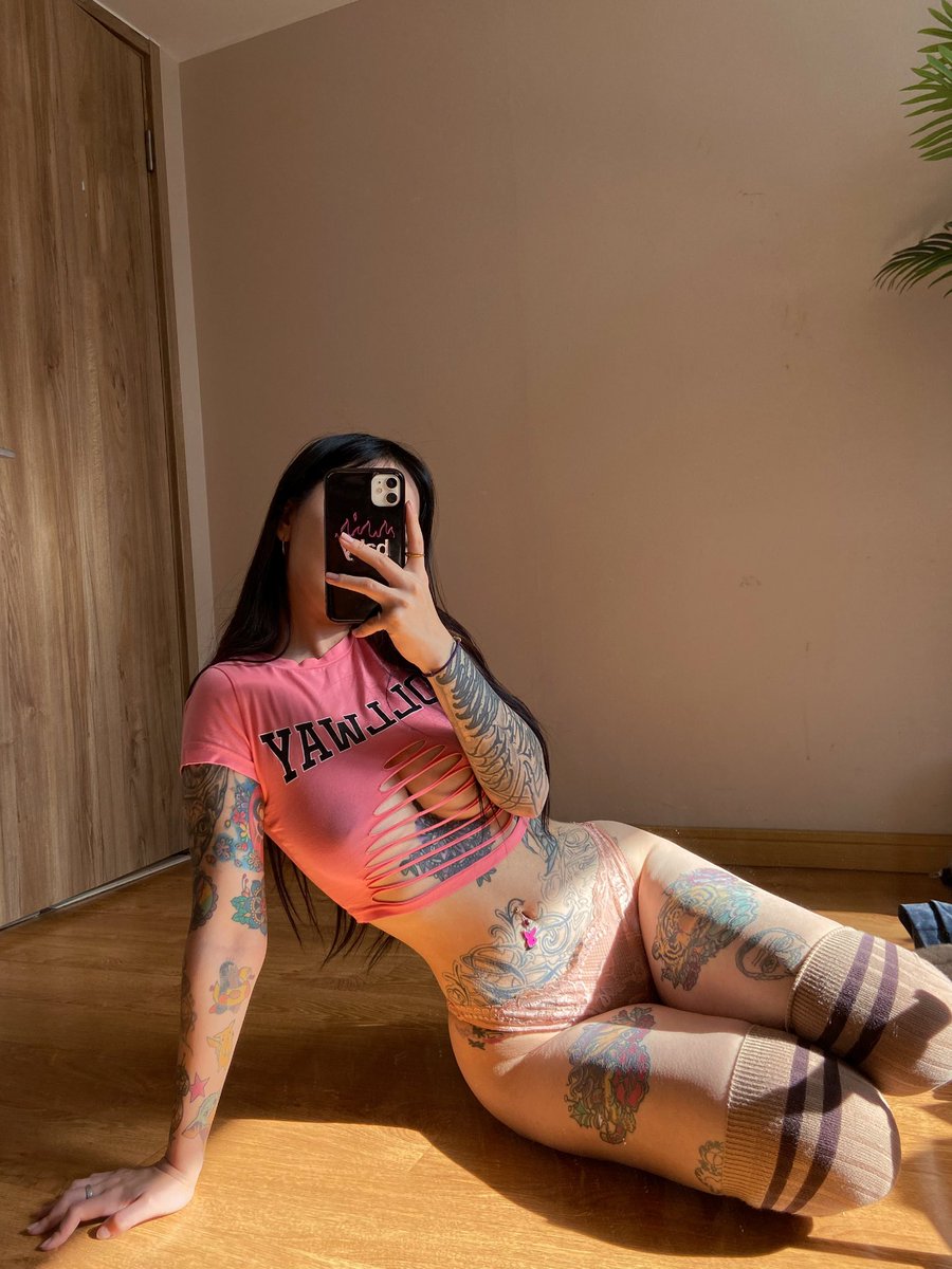 💕
阳光太好了
#模特 #寄拍 #纹身 #反差 #inkedgirl #内衣控 #内裤 #身材 #袜子 https://t.co/chzCKHTjkd