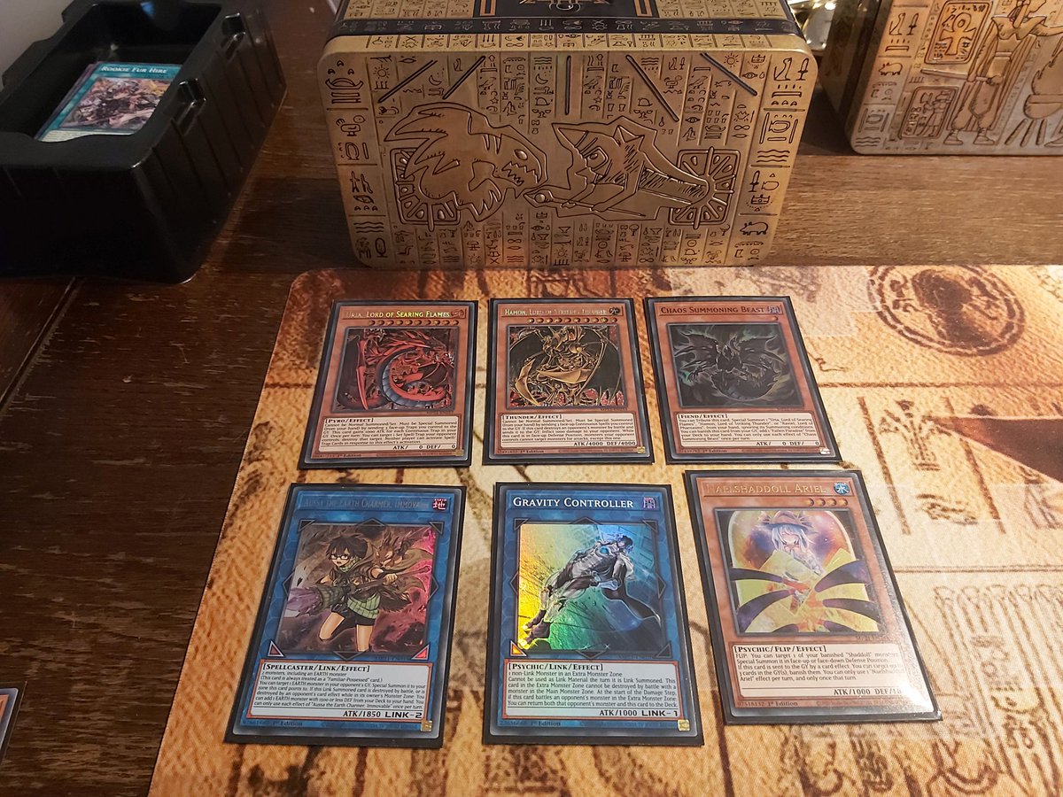 dark_riser_p's tweet photo. My Weerd tin luck 2021 #yugioh #megatin #cardgame do i need 2 try a second time ore Just by the singels whit my luck i have a playset of the discount gods https://t.co/RatoZPGCXI