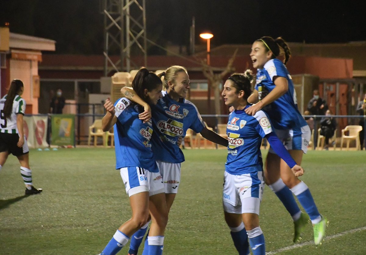 ffrm_es's tweet photo. 📸💙 | La celebración de los goles del @AlhamaElPozo 🙌 ante el Córdoba Femenino (3-1) en #4Fotos.

#Ronda2 ✅ / #CopaDeLaReina 🏆 https://t.co/lVRfhIBVcR