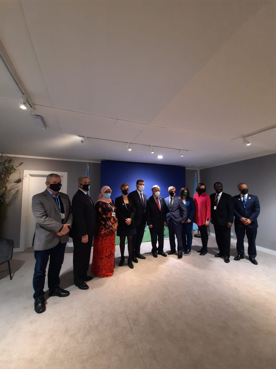 GlobalTaskforce's tweet photo. At #COP26, the #LGMA delegation of Mayors met with @UN SG @antonioguterres &amp; @MaimunahSharif, @UNHABITAT ED. 
Their message: Cities are your greatest allies in the stride to transform pledges into action #Listen2Cities✨ https://t.co/IpuRPsWRTK