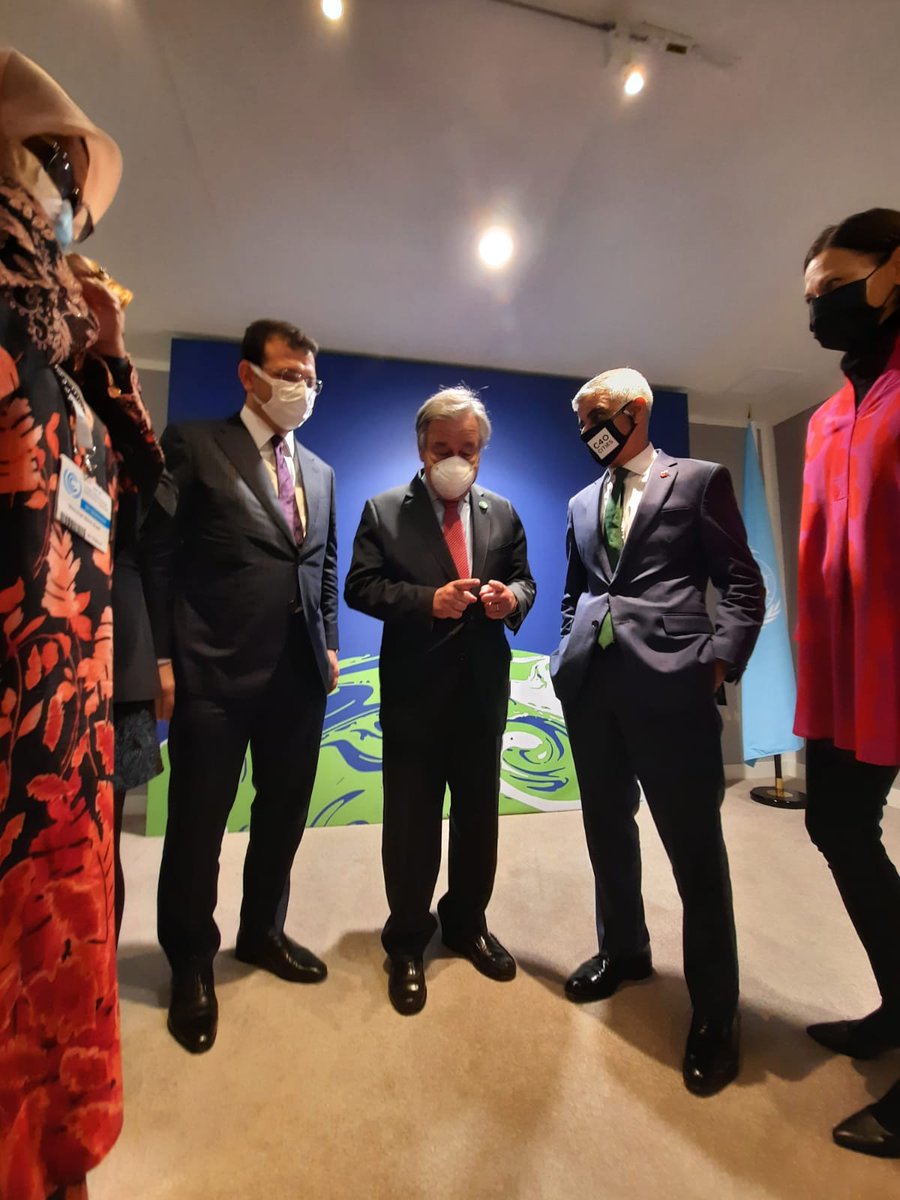 GlobalTaskforce's tweet photo. At #COP26, the #LGMA delegation of Mayors met with @UN SG @antonioguterres &amp; @MaimunahSharif, @UNHABITAT ED. 
Their message: Cities are your greatest allies in the stride to transform pledges into action #Listen2Cities✨ https://t.co/IpuRPsWRTK