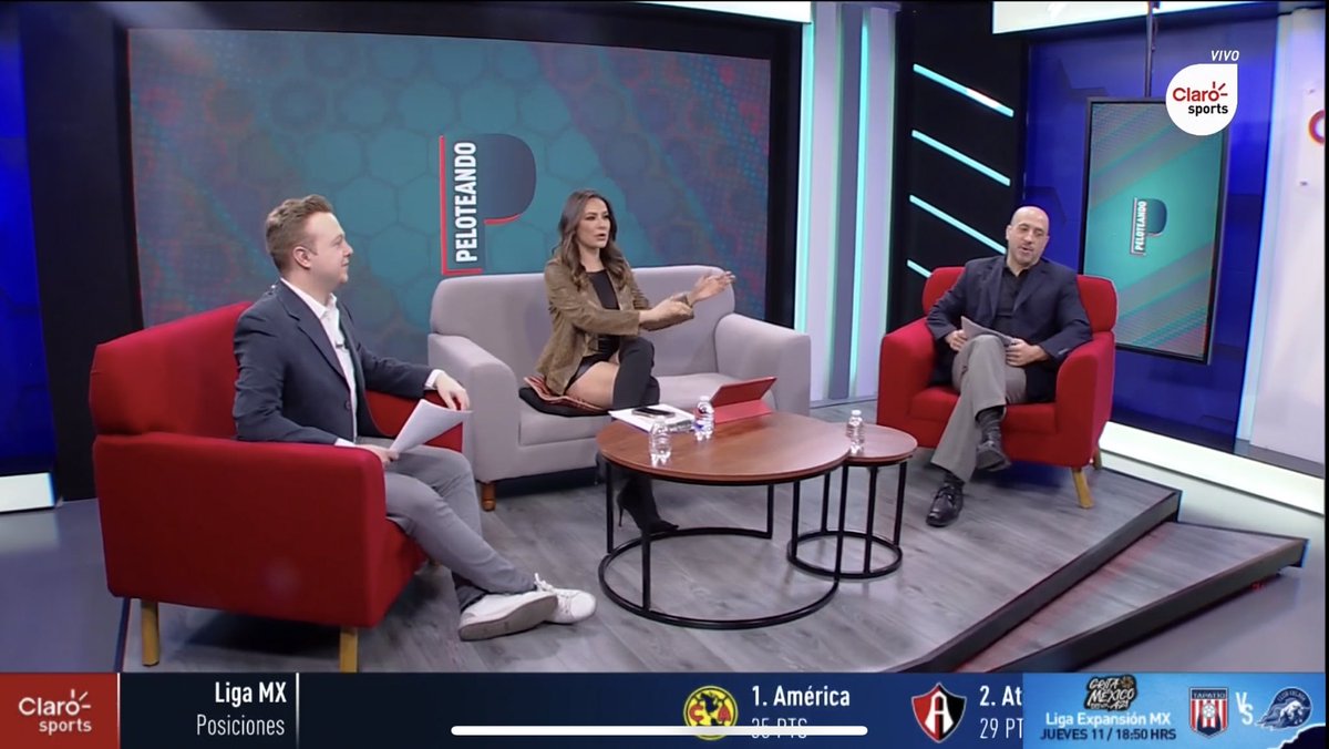 rulas2302's tweet photo. @JACKIE_FELIX  buenos días jackie siempre tan alegre y hermosa en el programa que tengas un bonito día 😊 https://t.co/YbE7J93nJf