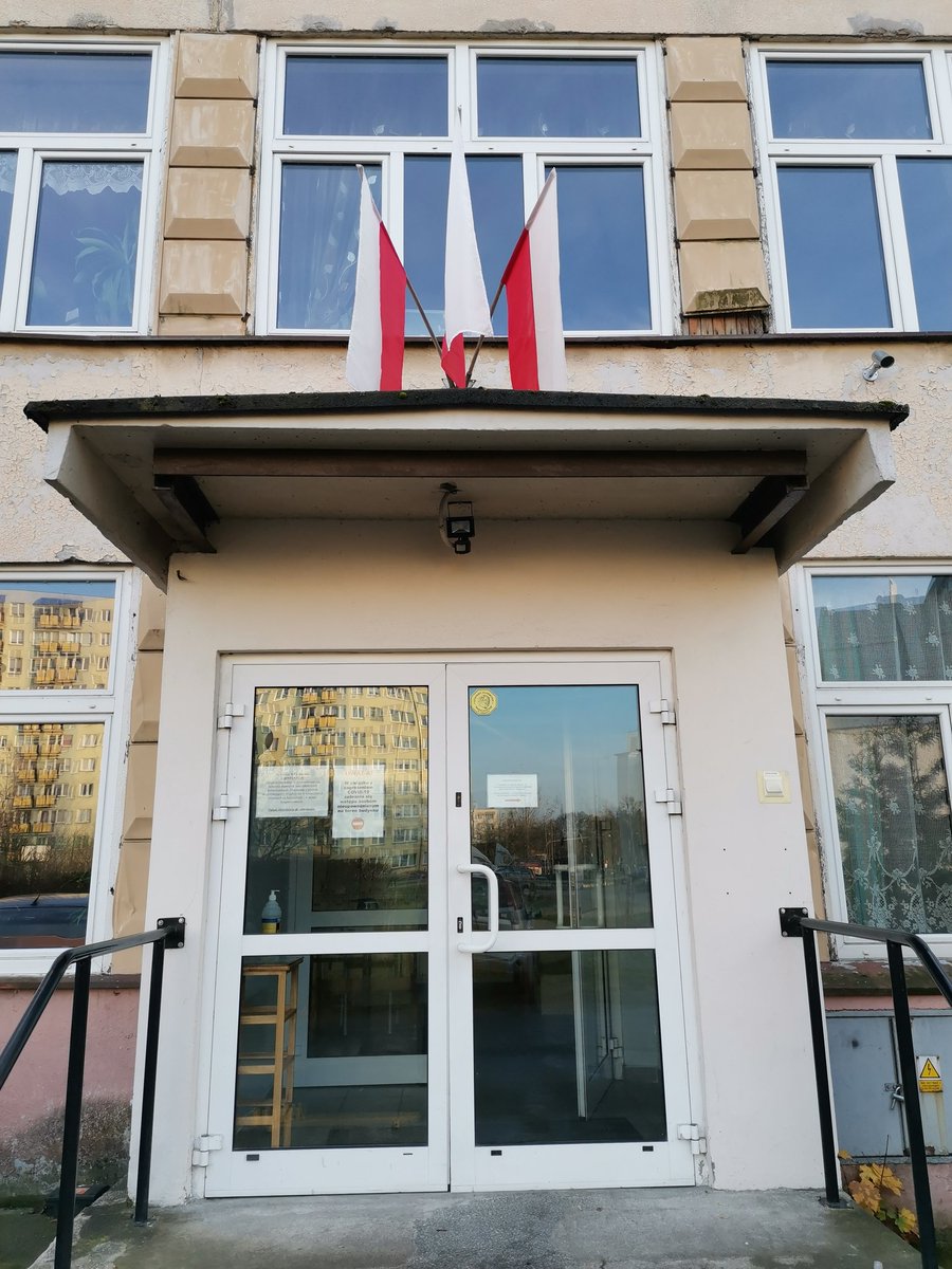 wtzbratanki's tweet photo. 11 listopada. Dumnie powiewają 🇵🇱🇵🇱🇵🇱 https://t.co/kX0j5lQzIE