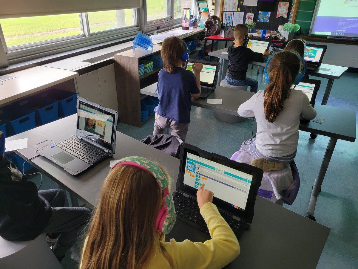 KaitlynQuick14's tweet photo. "Mrs. Quick. I flexed my perseverance muscles." ♡ 
#KindergartenCoding #WeBelieveInSGF https://t.co/ptKq2qWm8A