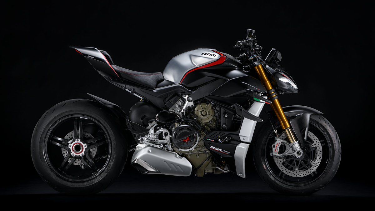 Ducati expands the Streetfighter family with two new models: the bold and essential Streetfighter V2 - ducat.it/StreetfighterV2 and the top-of-the-range Streetfighter V4 SP - ducat.it/StreetfighterV…

#Ducati #DucatiWorldPremiere #StreetfighterV2 #StreetfighterV4SP