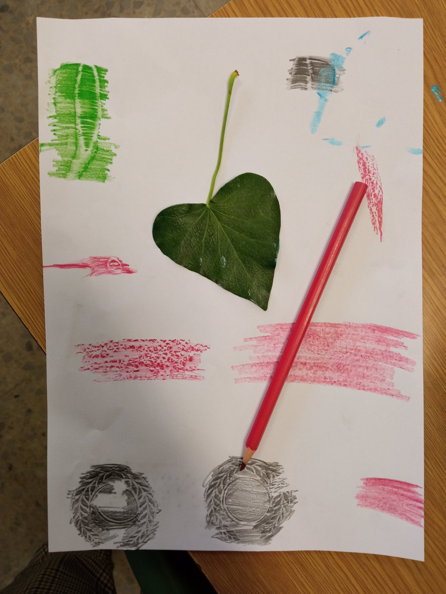 fecsago's tweet photo. Experimentamos con #diferentestexturas en lo que nos rodea para descubrir nuevos procesos en el #arte
🔄 #AprendizajeActivo
🚀 #InnovaciónPedagógica
🇬🇧 #ProgramaBEDA
🎓#BachilleratoDualInternacional
🗽🙌 #LibresyResponsables https://t.co/s6T8G9S0Ov