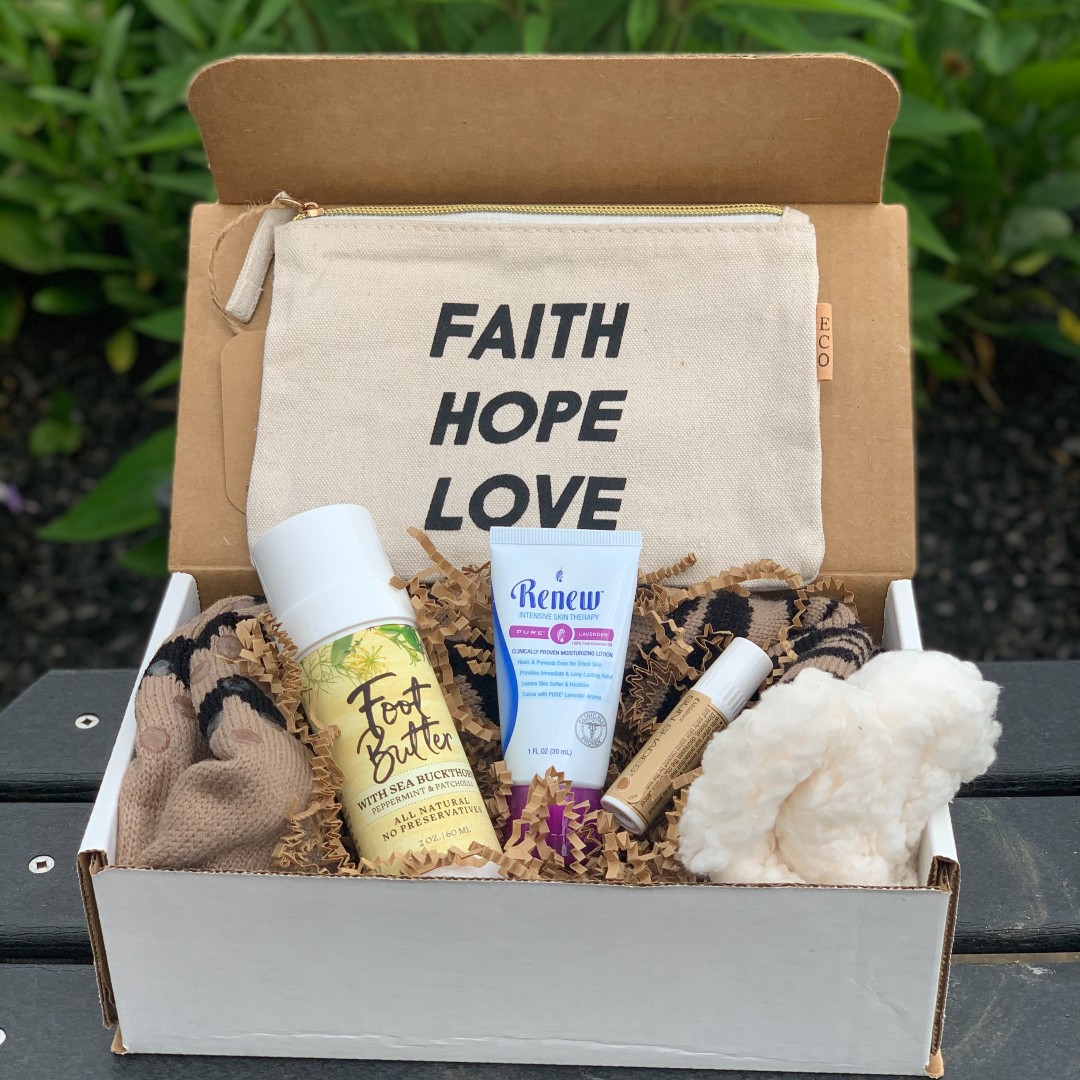 EarsToU's tweet photo. The holidays are upon us and we have the perfect gifts for anyone struggling with a difficult health or personal journey. Get them a Wellness Wishes box! 5 items &amp; you can add more to personalize it Starting at $40. Support your loved one &amp; Ears To You!. https://t.co/puVHqLotxt https://t.co/bGj7PmcFug