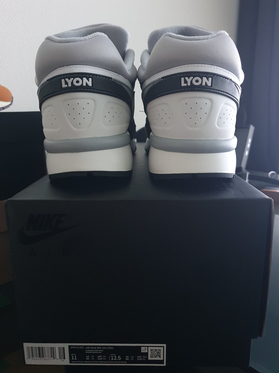 Stoorzendert's tweet image. I know I don't post footwear a lot on here, but these are quite nice in hand!

#Nike #Airmax #BigWindow