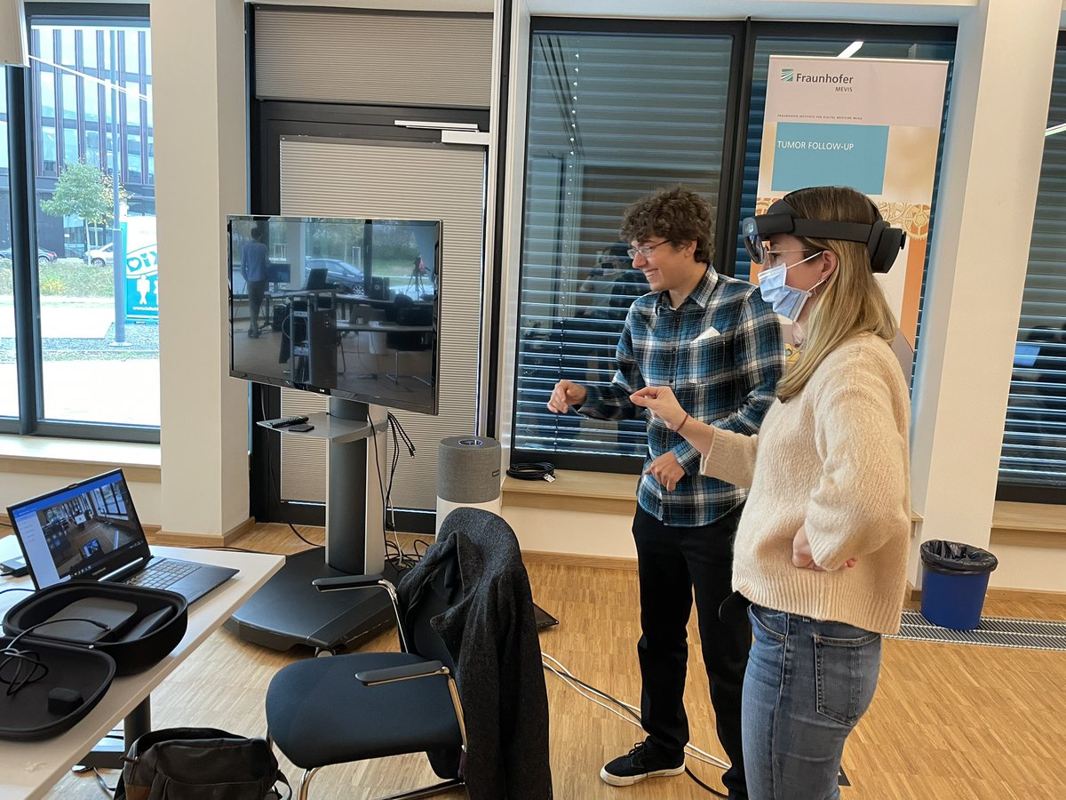 vivatop_de's tweet photo. We are rocking the demo day of our 2-day project meeting! #AR #VR with 2G hygiene concept 😷@FraunhoferMEVIS @BMBF_Bund @dmlabbremen @ApoQlar @szenaris @UniBremen https://t.co/YNUBdgB9W4