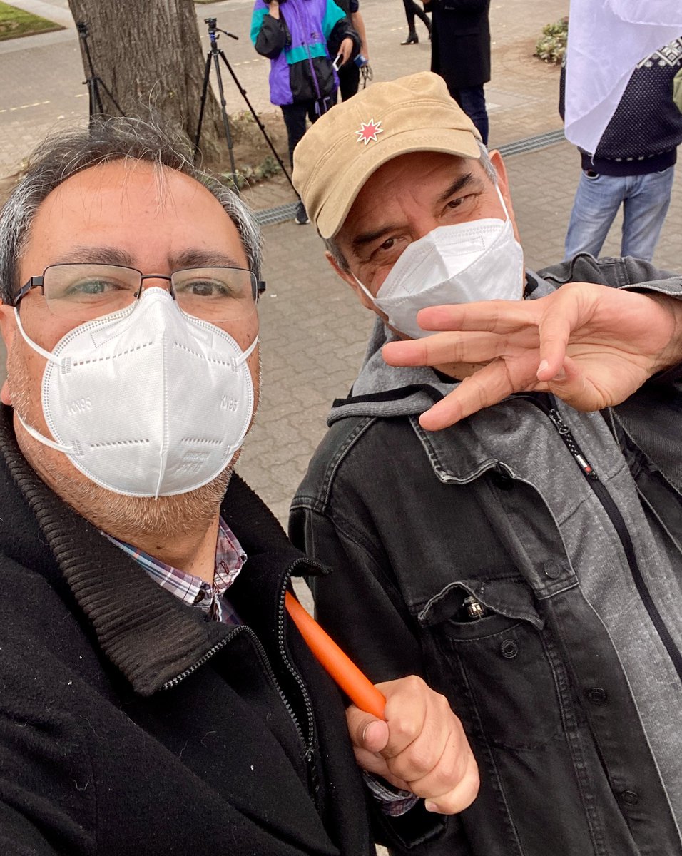 paulo_otarola's tweet photo. Junto a Alejandro Goic, Jefe de campaña de Yasna Provoste, explicando en Concepción porque Yasna Provoste es la mejor candidata para dirigir los destinos de Chile. 💪 #AlejandroGoic @ProvosteYasna @EquipoYasna #YasnaPresidenta #AhoraYasna #Vota3️⃣ https://t.co/BbLcxVaGBU