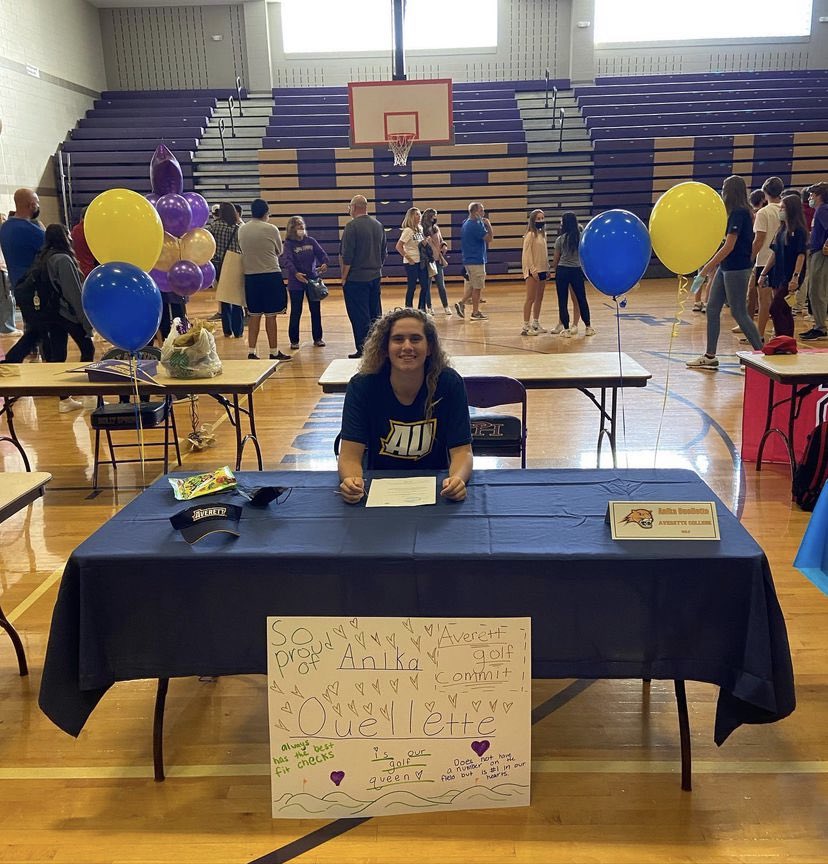 HSHSwomensgolf's tweet photo. Congrats to HSHS Womens Golf team seniors on signing their NLIs to compete &amp; continue their academic studies! Maria Atwood, golf at James Madison University, Anika Ouellette, golf at Averett University, Kiera Boisvert, softball at NC Wesleyan!🎉👏🏼 #signingday @HSHawksAD @HSHSnews https://t.co/2Bz7pCbYbm