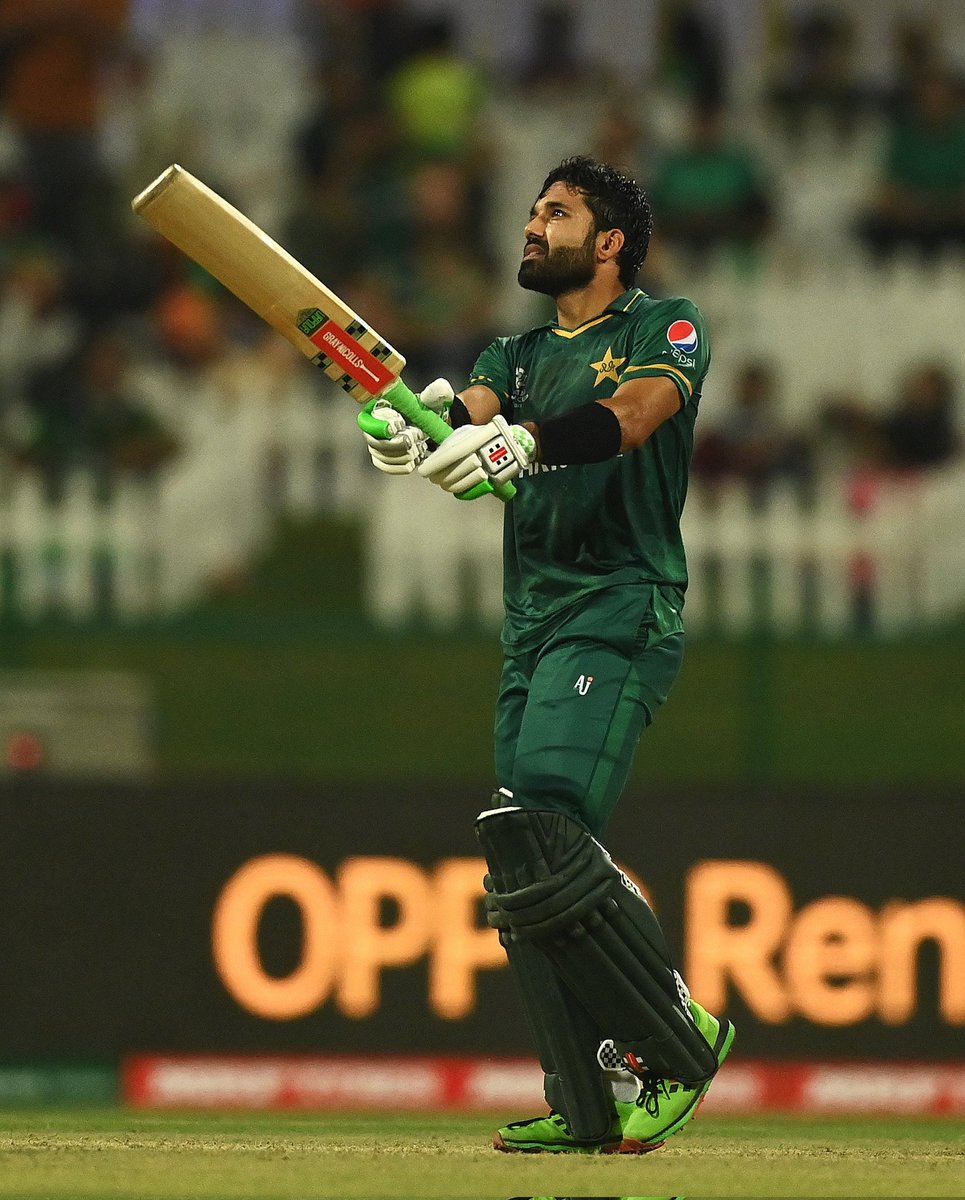 Muzzy789's tweet photo. 1st player in T20 Cricket History to Score 1000 runs in a calender year.
Take a Bow ,KING. ❤️ #PAKvAUS https://t.co/XGKelqEDrd