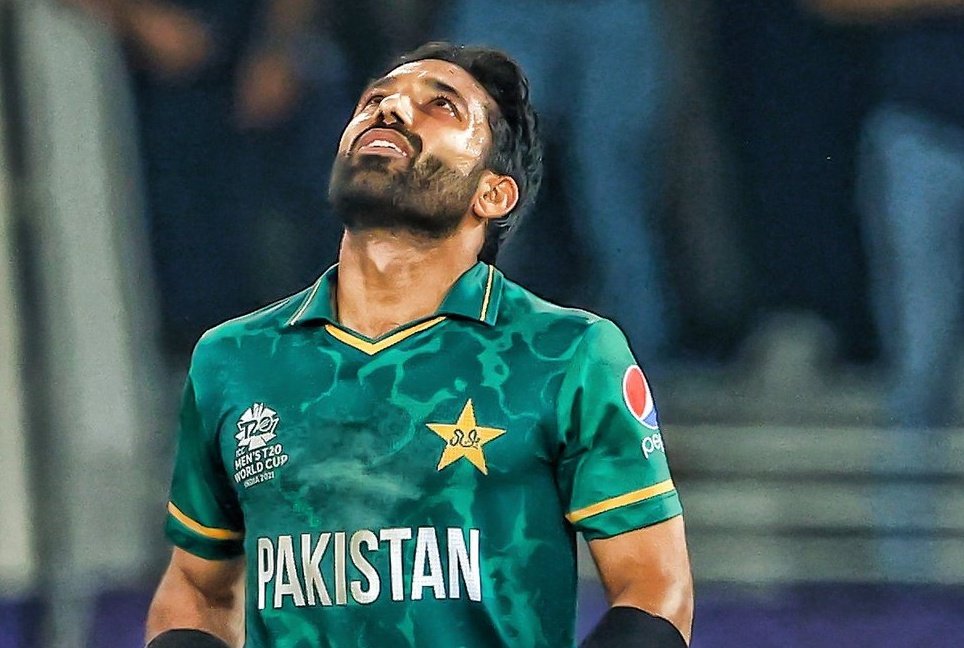 Muzzy789's tweet photo. 1st player in T20 Cricket History to Score 1000 runs in a calender year.
Take a Bow ,KING. ❤️ #PAKvAUS https://t.co/XGKelqEDrd