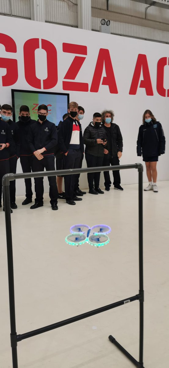 🆕️ ¿Conoces las salidas profesionales y oportunidades que nos ofrecen los drones? Nuestr@s alumn@s de Tecnología de 4° de ESO se han acercado a ellos de la mano de <a href="/AppaDrones/">APPA-DRONES</a> en <a href="/ZGZActiva/">Zaragoza Activa</a>. Nuevas ideas, nuevas posibilidades.