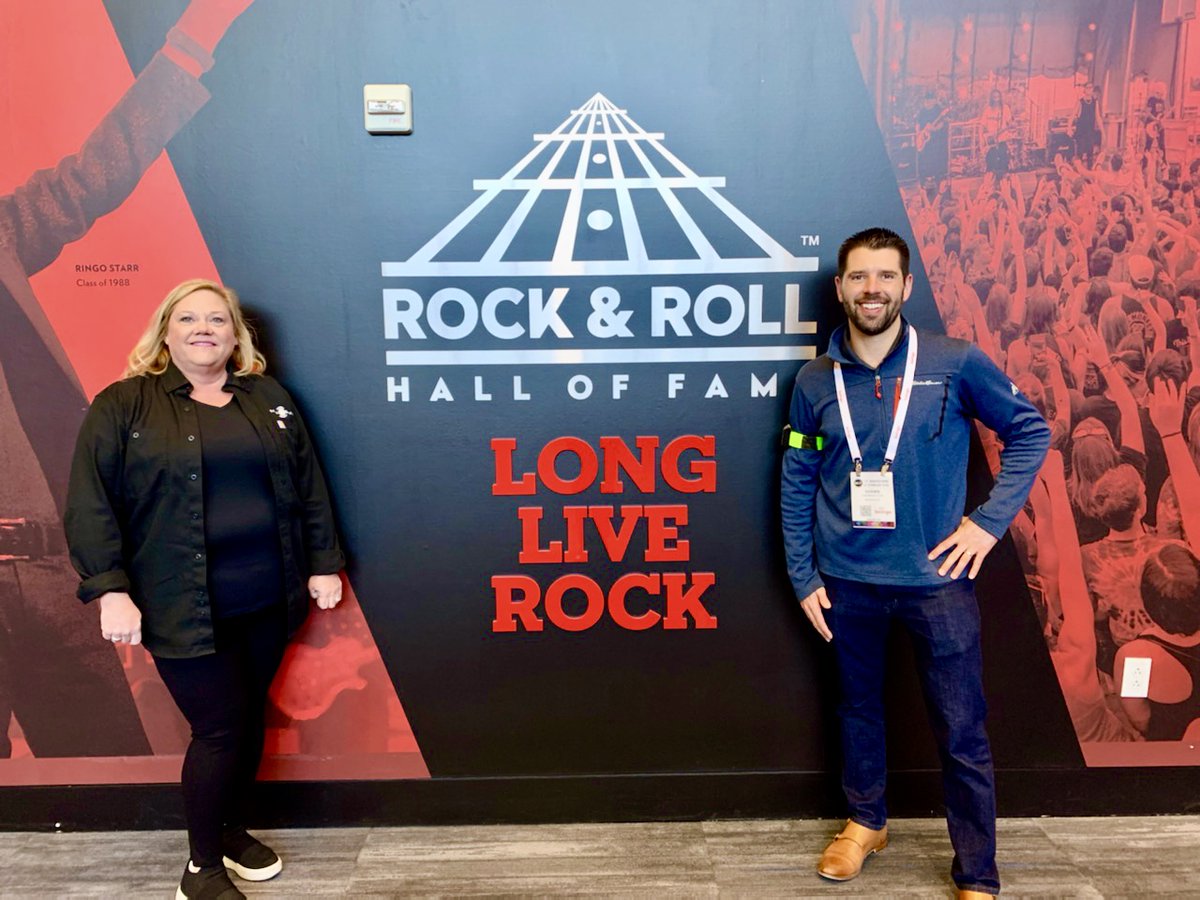MakuSafeCorp's tweet photo. MฤkuSafe took over Cleveland this week for the @mfgtechshow! Even Cleveland's Piano Man, @MikePetrone1, had to check out our wearable tech! Stop by and see Kim & Shawn today at Booth #402.
#theyunderstoodtheassignment #mfgtechshow #Cleveland #workforcewearables https://t.co/xh2TlbA7T0