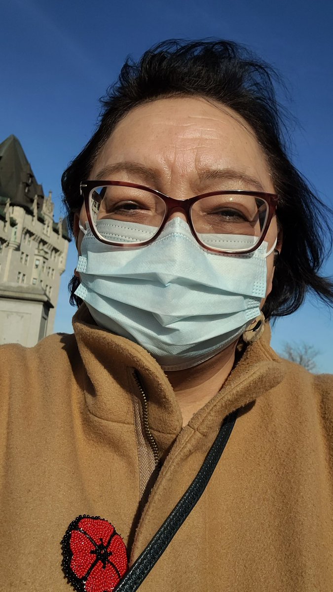 SharonSlippery's tweet photo. A beautiful day to support those who serve and remember the fallen. Thank you. #RemembranceDay2021 https://t.co/WVo84ivIAb