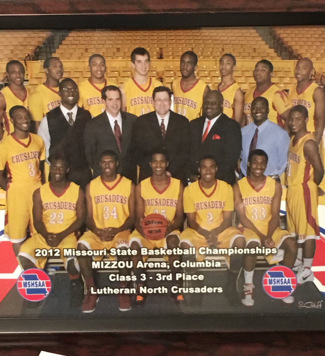 OGColb's tweet photo. Woke up thinking bout dis team man & im still mad we ain’t win state lbvs……but shit we did win da St. Charles West tournament, da MICDS tournament, won our district, & shoulda beat CBC in they tournament but nigga we was playing a soon to be NBA player 😂🤷🏾♂️ #RIPMrWare #RIPMari https://t.co/ulzDO96wAU