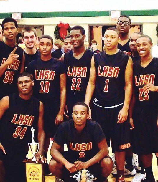 OGColb's tweet photo. Woke up thinking bout dis team man & im still mad we ain’t win state lbvs……but shit we did win da St. Charles West tournament, da MICDS tournament, won our district, & shoulda beat CBC in they tournament but nigga we was playing a soon to be NBA player 😂🤷🏾♂️ #RIPMrWare #RIPMari https://t.co/ulzDO96wAU