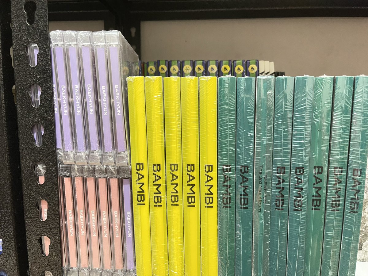 keishoppeph's tweet photo. 🇵🇭 WTS/LFB BAEKHYUN BAMBI ALBUM

✔️SEALED PHOTOBOOK - 350 php only!
     Night/bambi
✔️SEALED JEWEL CASE - 111 php only
     Dreamy/Misty

‼️limited slots only

To order, reply “MINE”

pls help RT! Thankyou! https://t.co/h5Bdopr20V