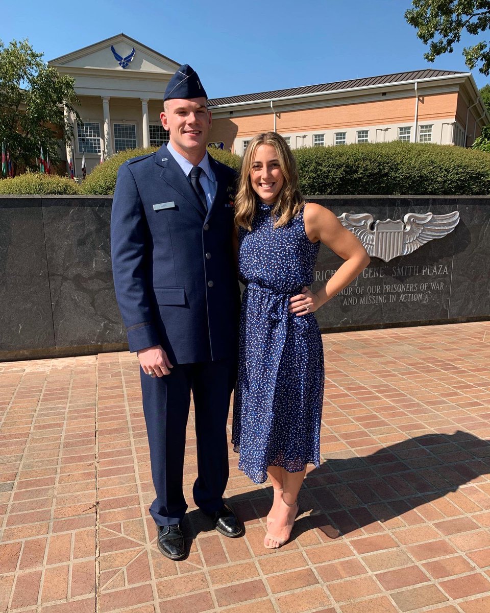 HariDanielle's tweet photo. On this Veteran’s Day, I am thankful for all that have served. Freedom is not free. Special thank you to my husband who is currently serving in the greatest Air Force in the world 💙 I am also thankful to work for a company that supports our military #attveterans #WhosYourVet https://t.co/l1RXuRlapu