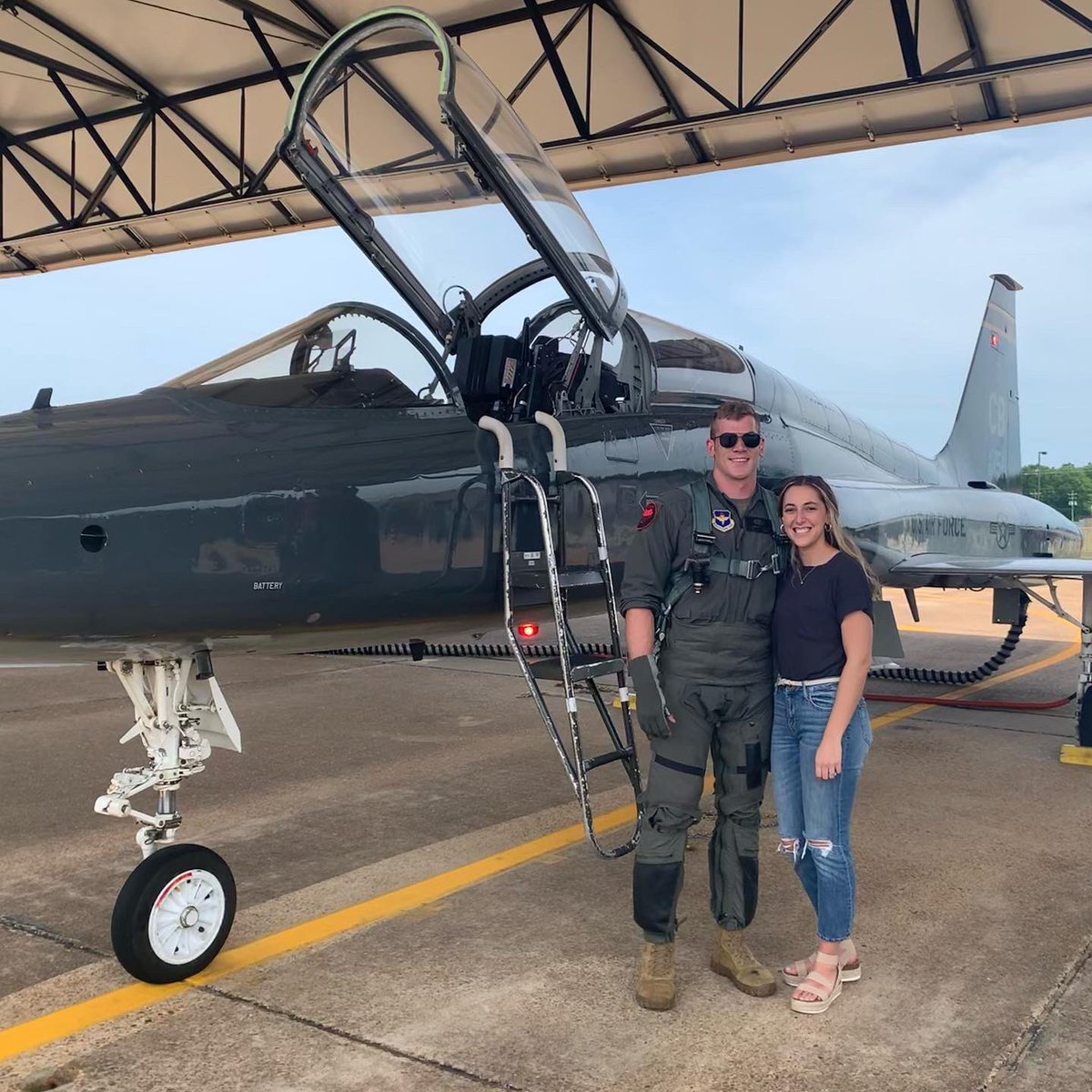 HariDanielle's tweet photo. On this Veteran’s Day, I am thankful for all that have served. Freedom is not free. Special thank you to my husband who is currently serving in the greatest Air Force in the world 💙 I am also thankful to work for a company that supports our military #attveterans #WhosYourVet https://t.co/l1RXuRlapu